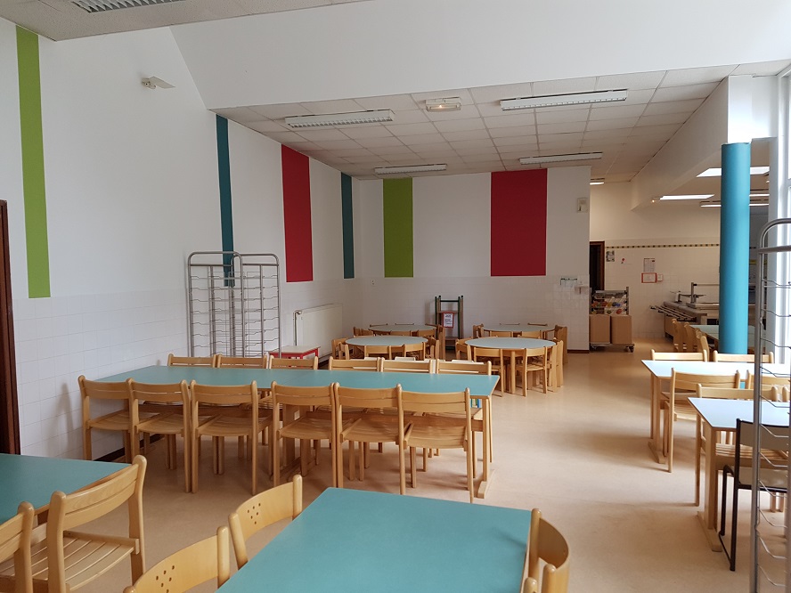 Travaux de peinture dans la Cantine ce week end Ecole Sainte Anne